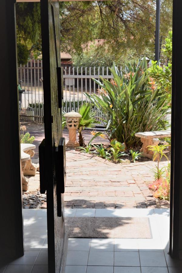Pta East Guest House Pretoria-Noord Eksteriør bilde