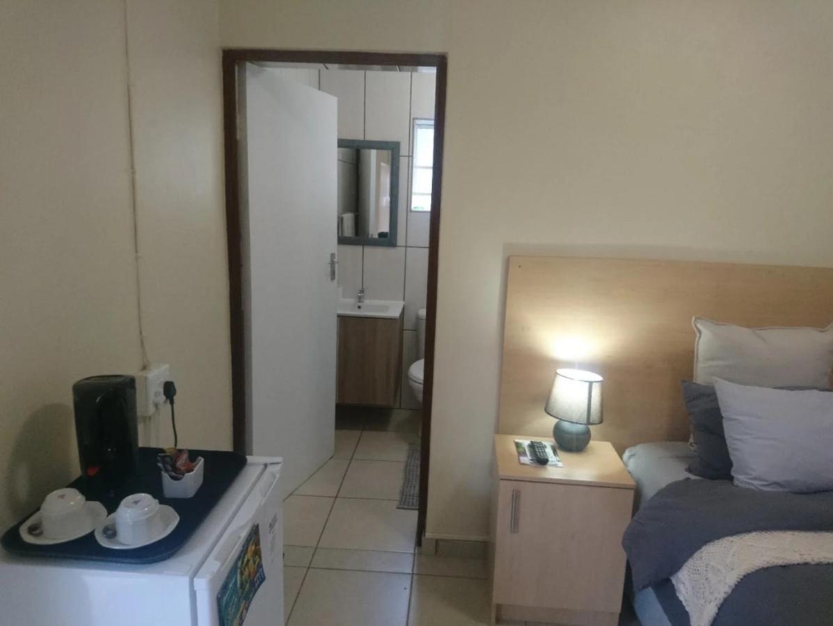 Pta East Guest House Pretoria-Noord Eksteriør bilde