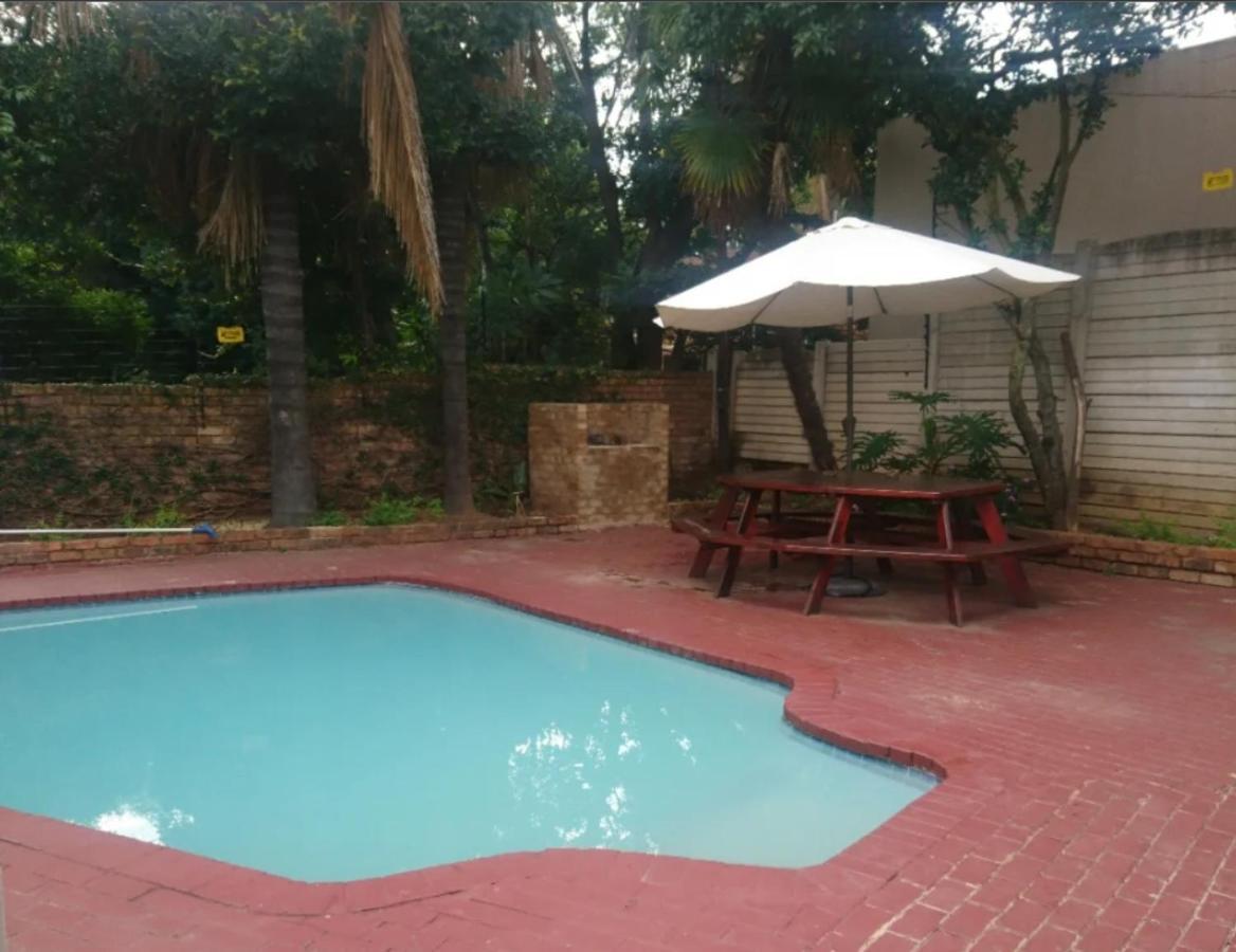 Pta East Guest House Pretoria-Noord Eksteriør bilde